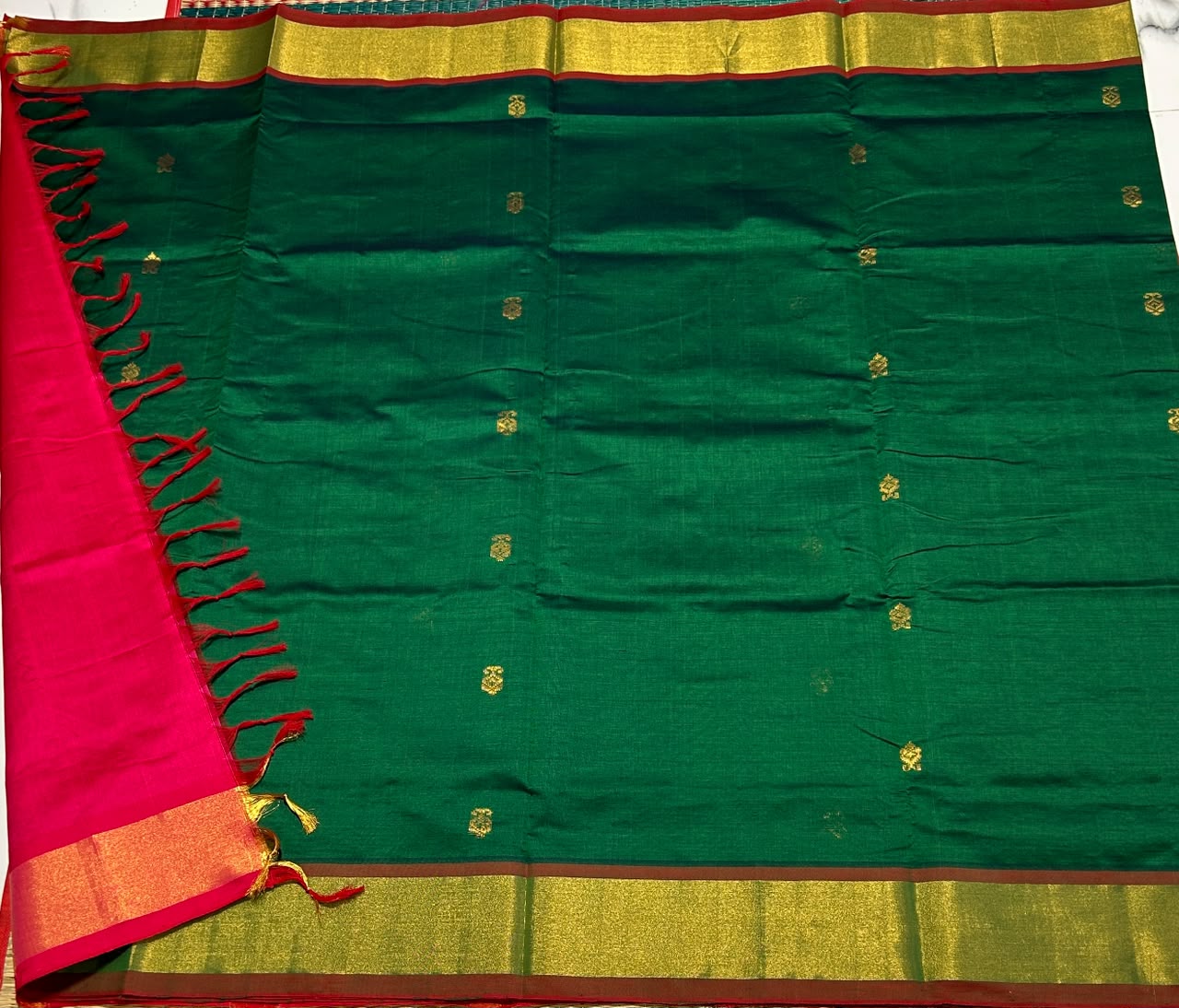 Handloom semi silk cotton saree with buttas - MS272