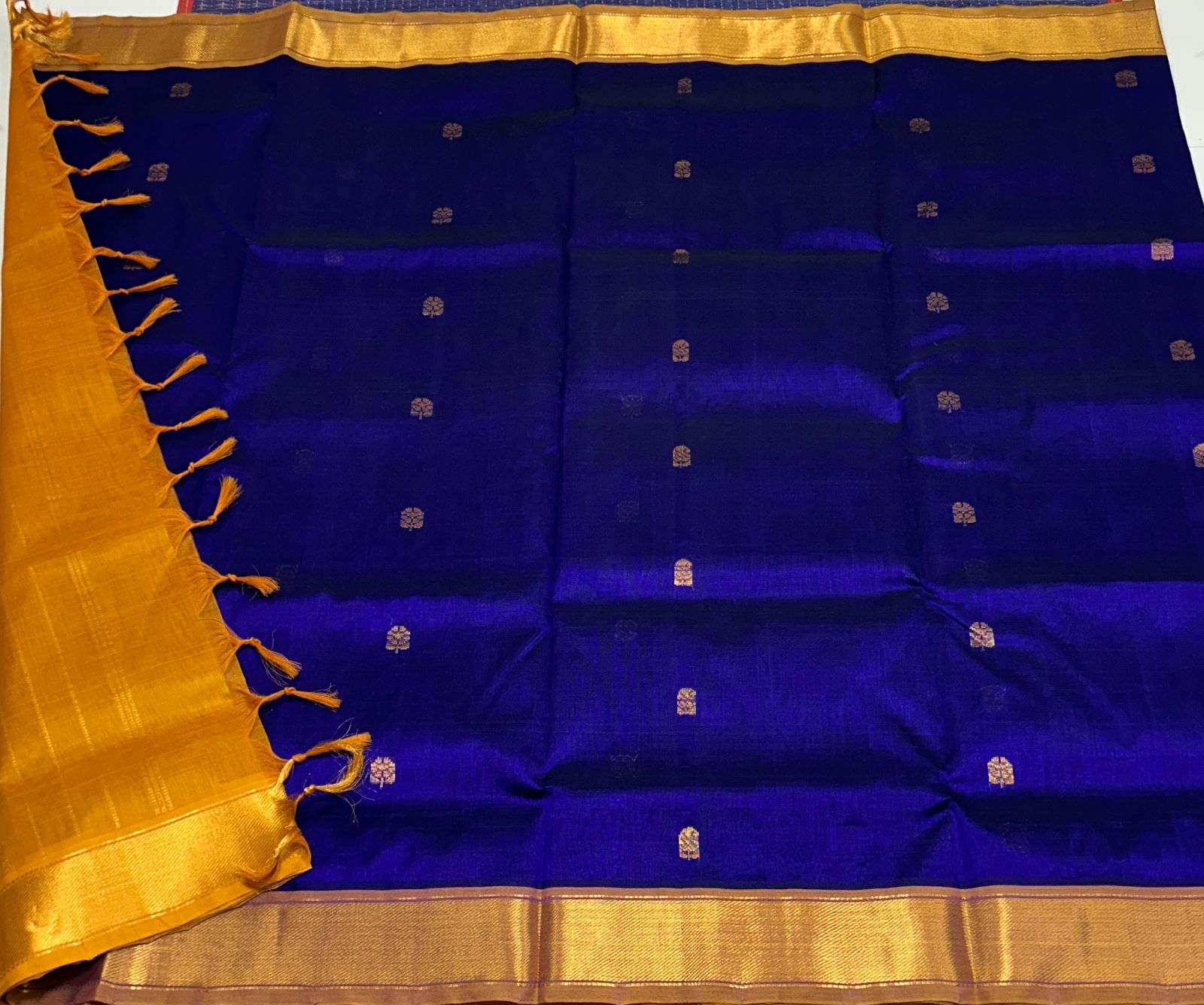 Handloom silk cotton saree with buttas - MS195