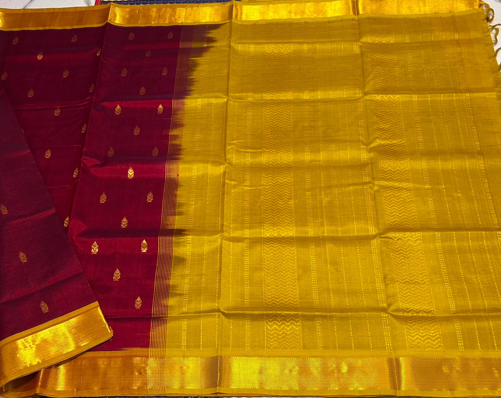 Handloom silk cotton saree with buttas - MS249