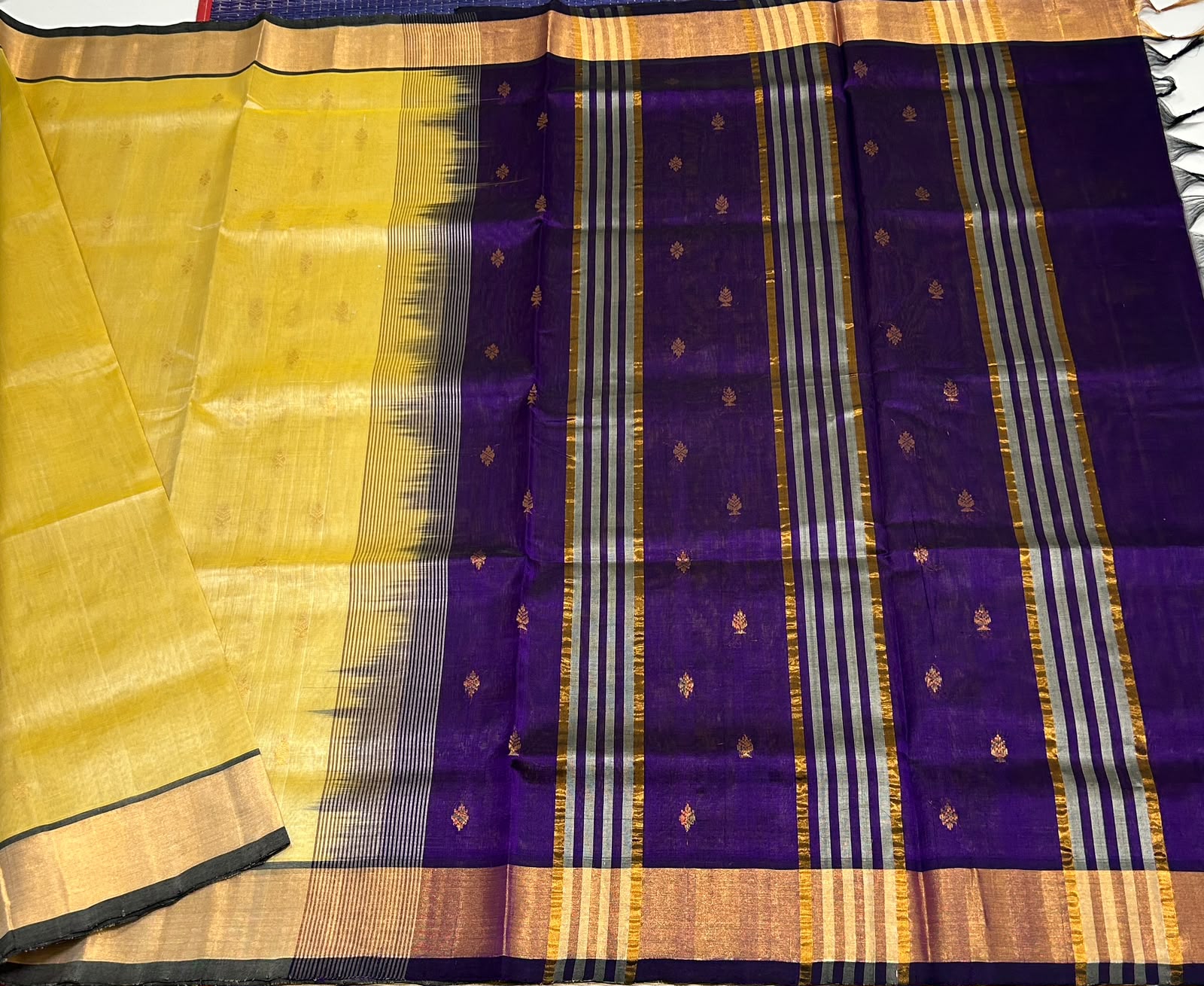 Handloom silk cotton saree with buttas - MS216