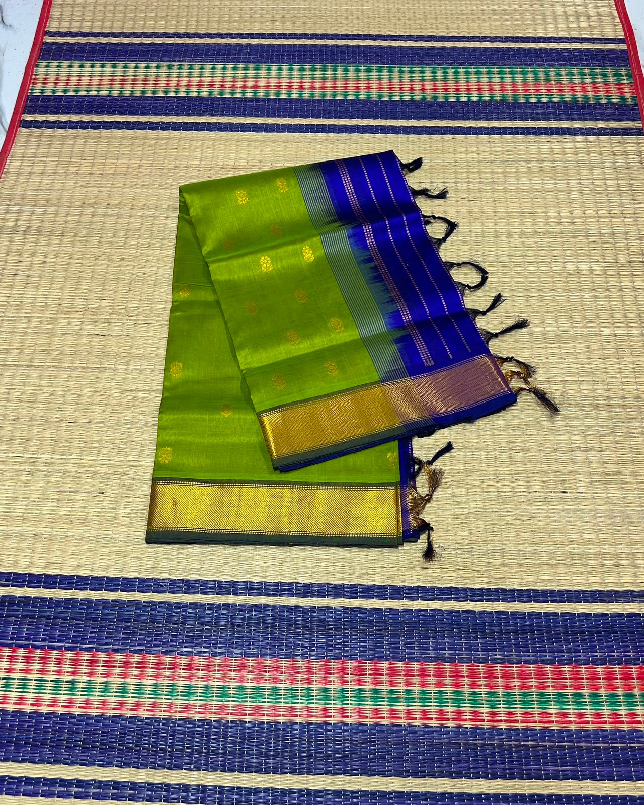 Handloom silk cotton saree with buttas - MS248