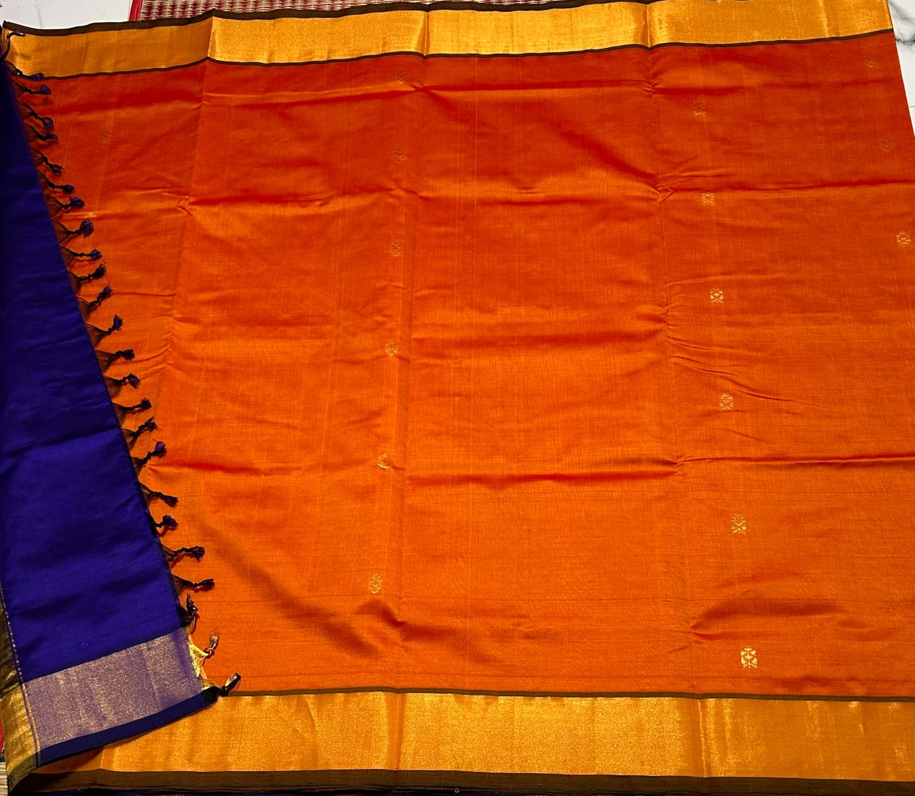 Handloom semi silk cotton saree with buttas - MS273