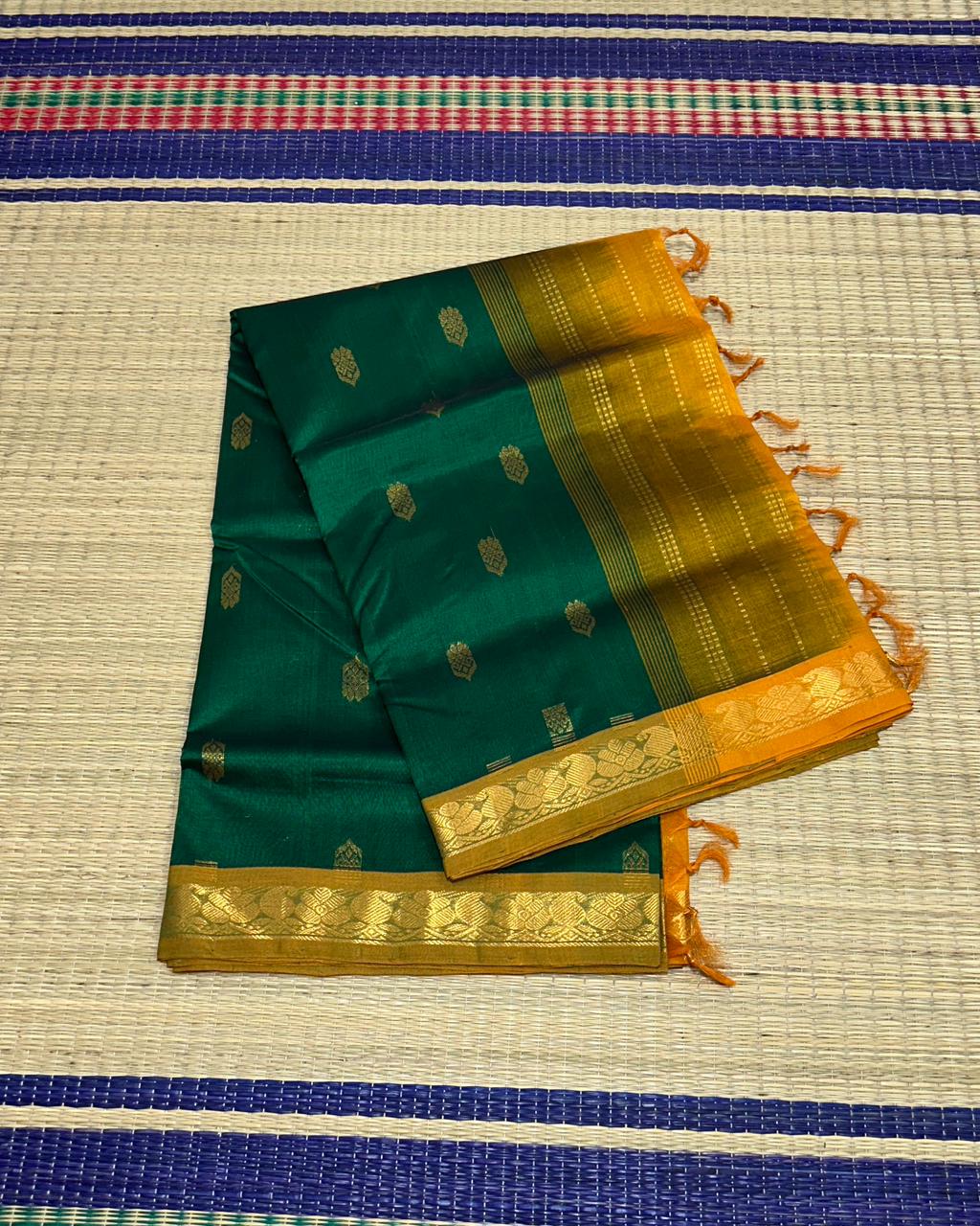 Handloom silk cotton saree with buttas - MS077