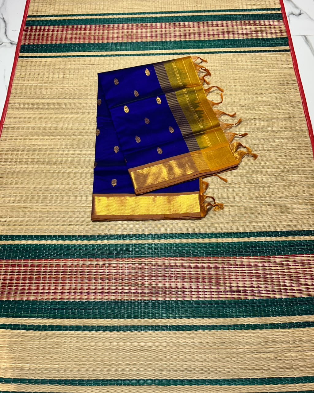 Handloom silk cotton saree with buttas - MS343