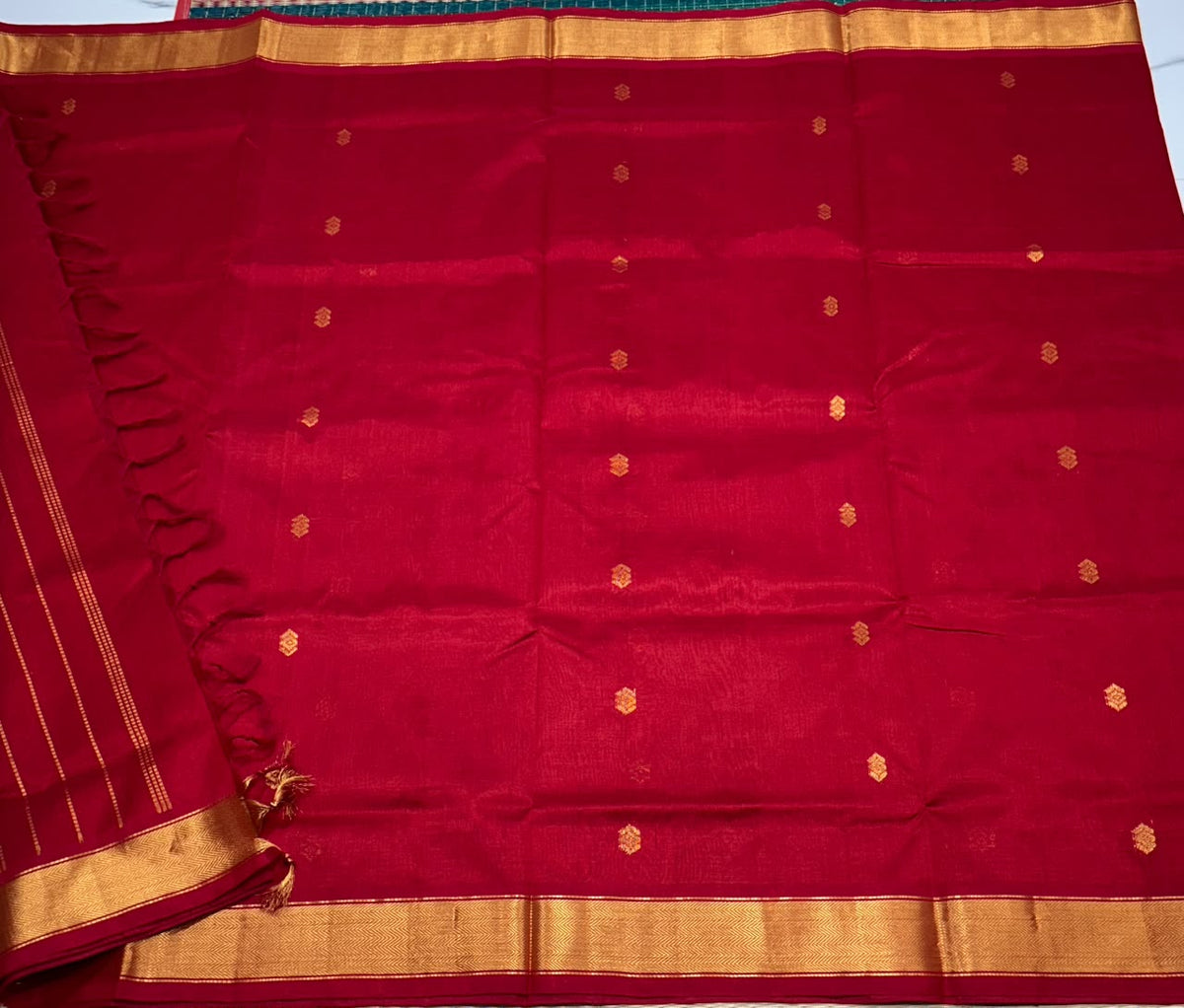 Handloom silk cotton saree with buttas - MS390