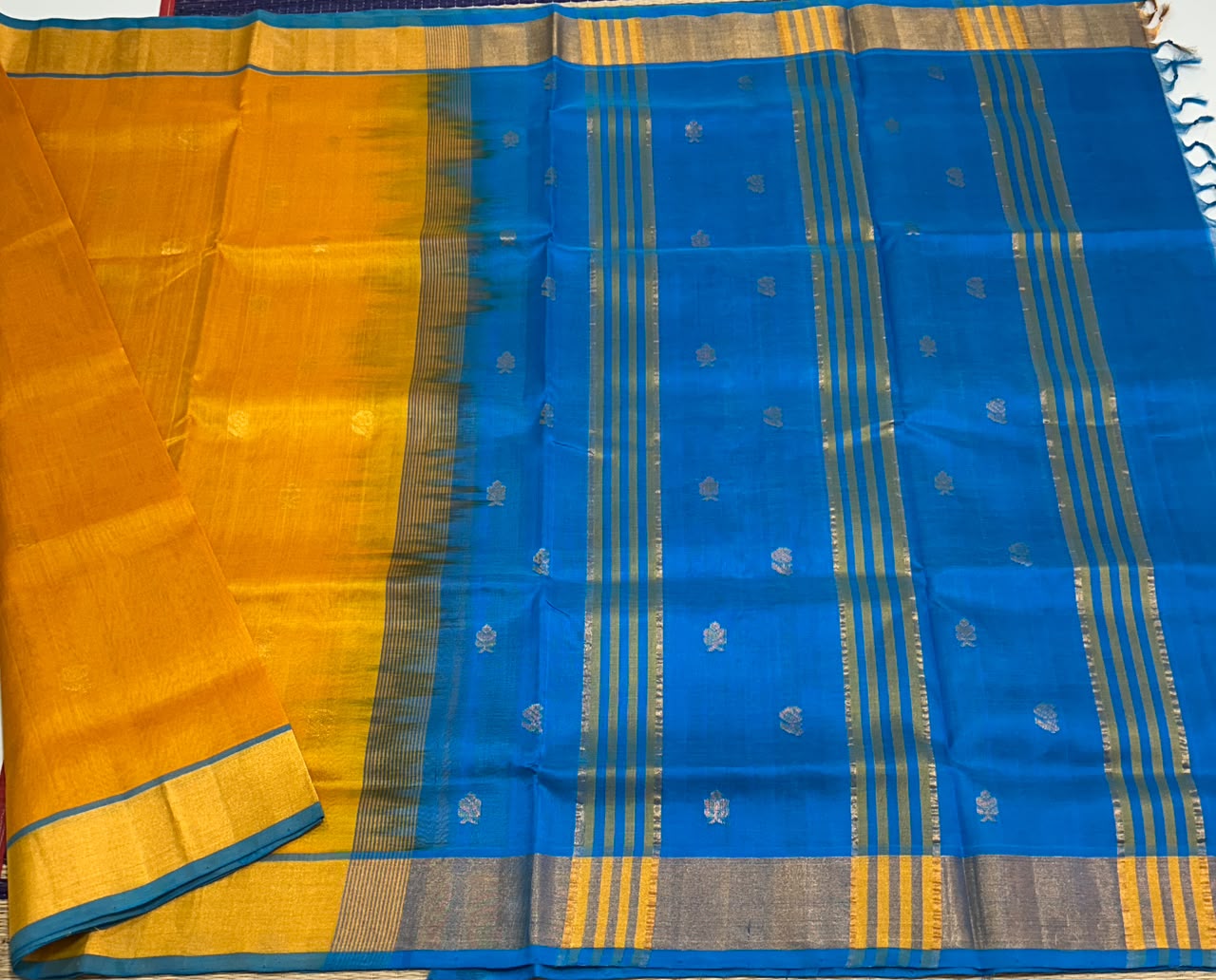 Handloom silk cotton saree with buttas - MS225