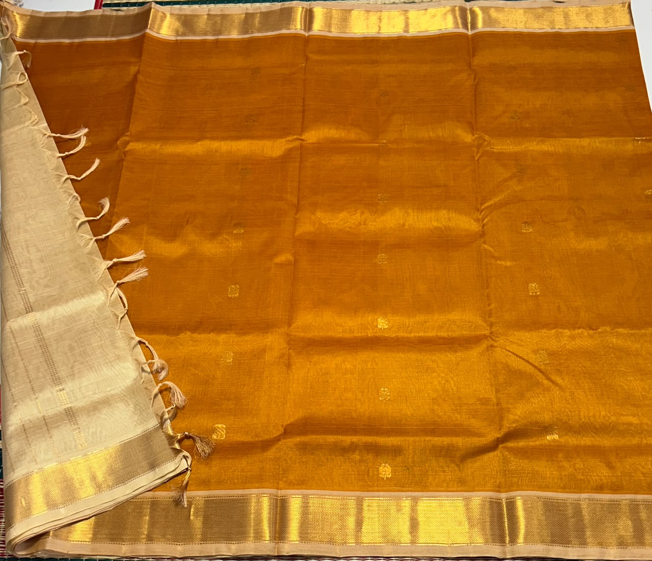 Handloom simple silk cotton saree with buttas - MS260