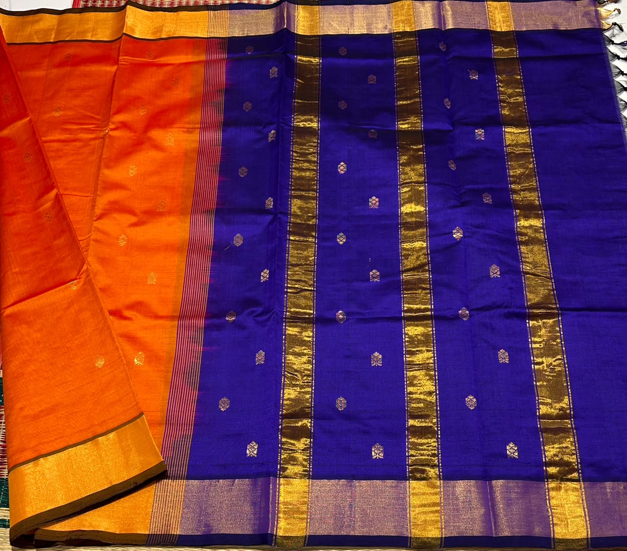 Handloom semi silk cotton saree with buttas - MS273