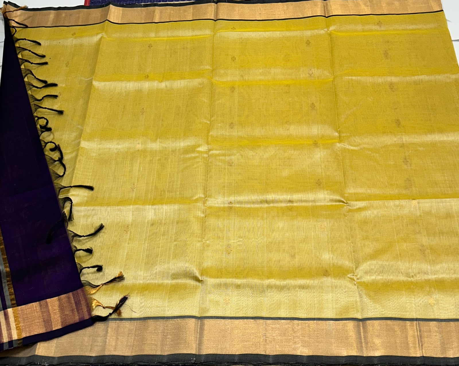 Handloom silk cotton saree with buttas - MS216