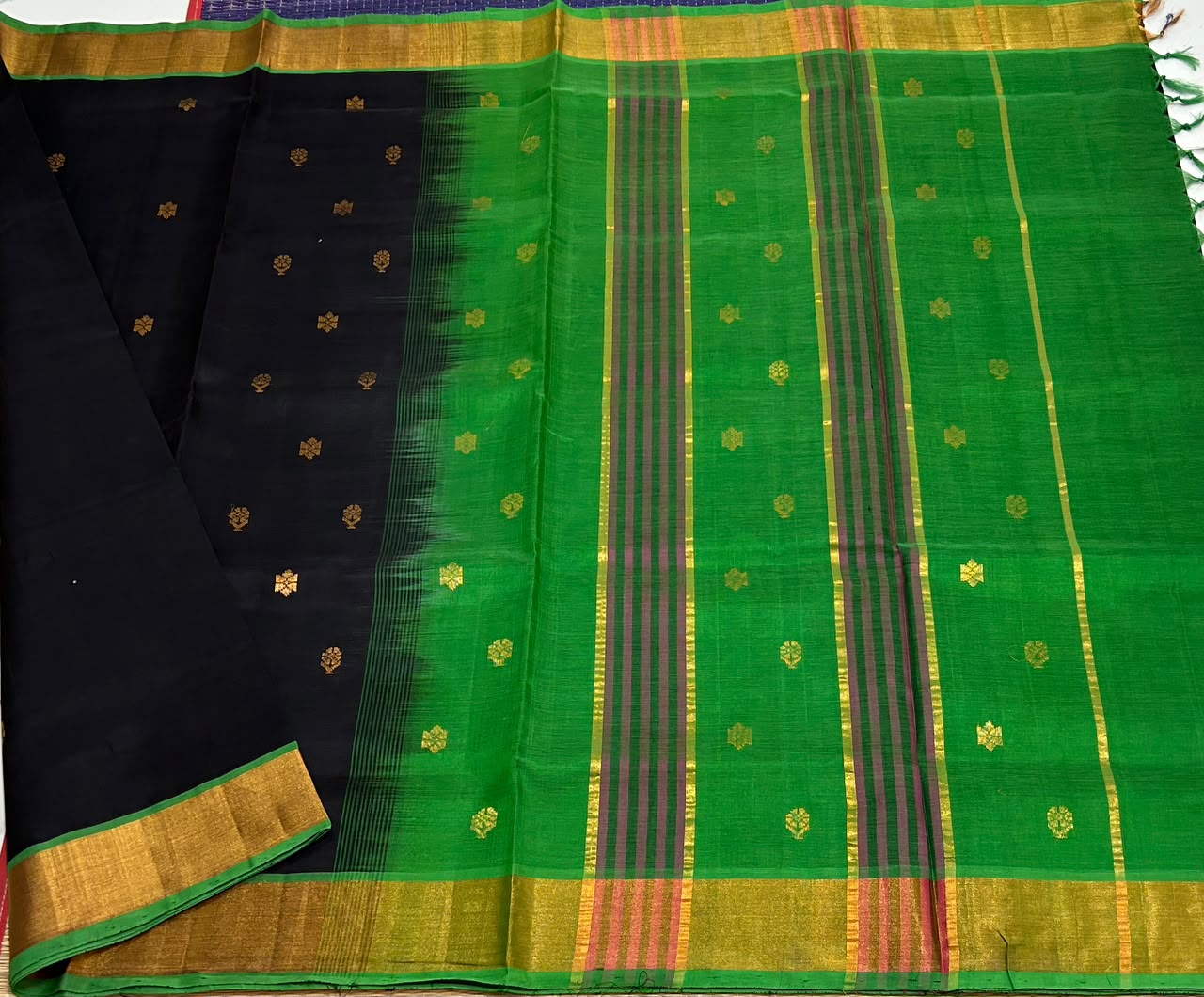 Handloom silk cotton saree with buttas - MS218