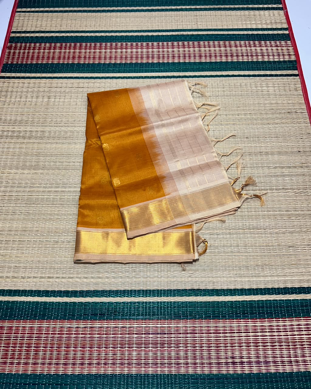 Handloom simple silk cotton saree with buttas - MS260