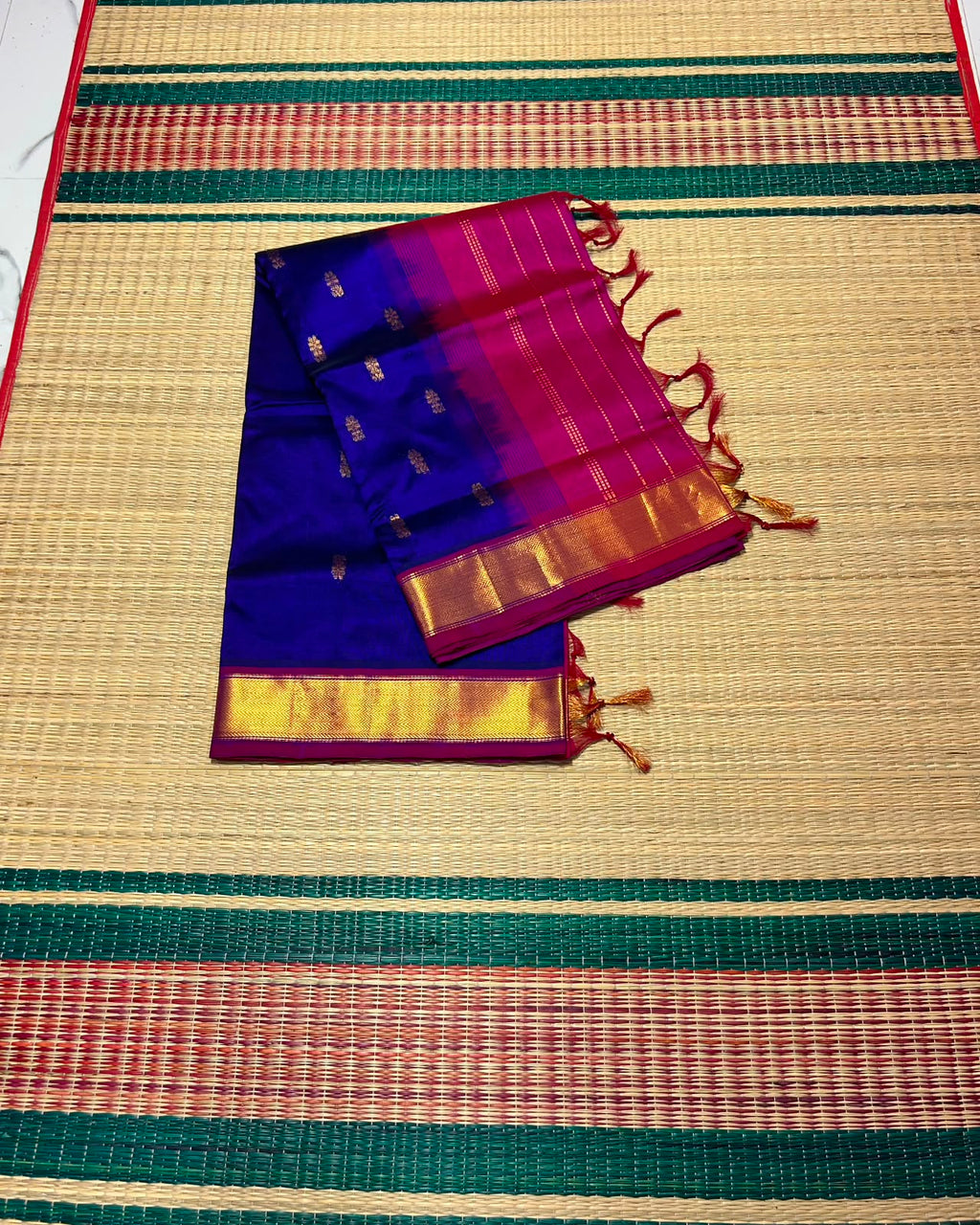 Handloom silk cotton saree with buttas - MS296