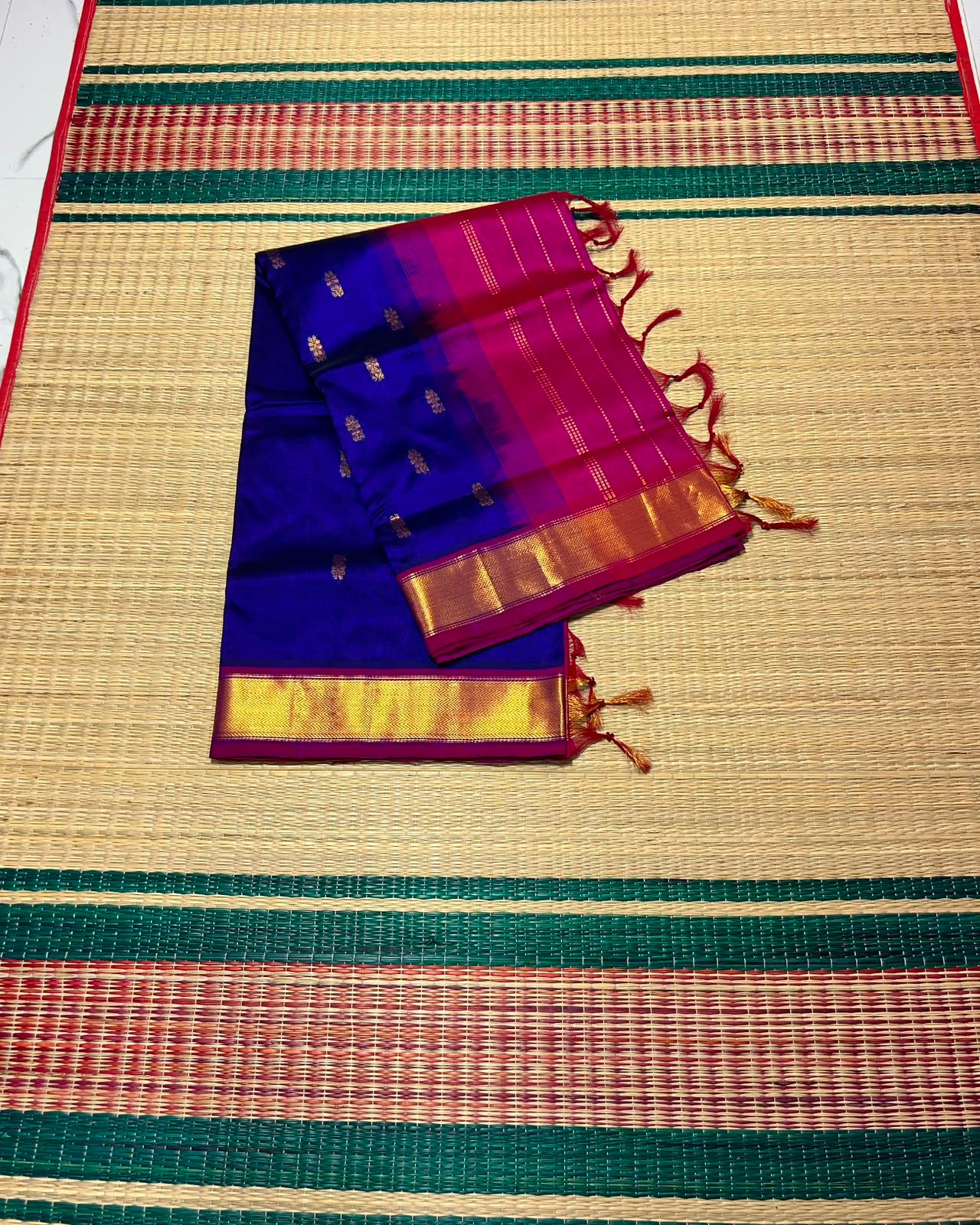Handloom silk cotton saree with buttas - MS296