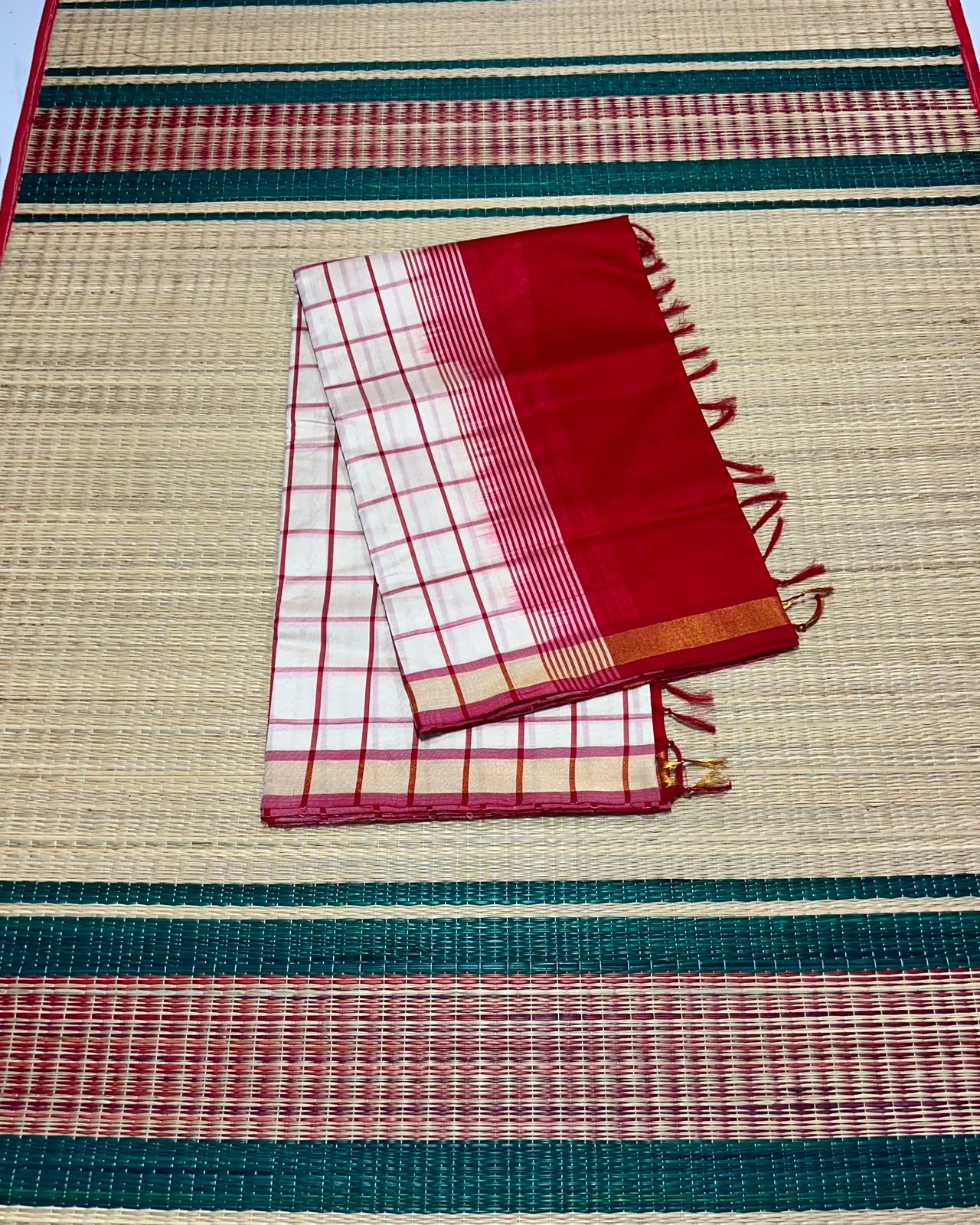 Handloom semi silk cotton saree with kattam - MS255