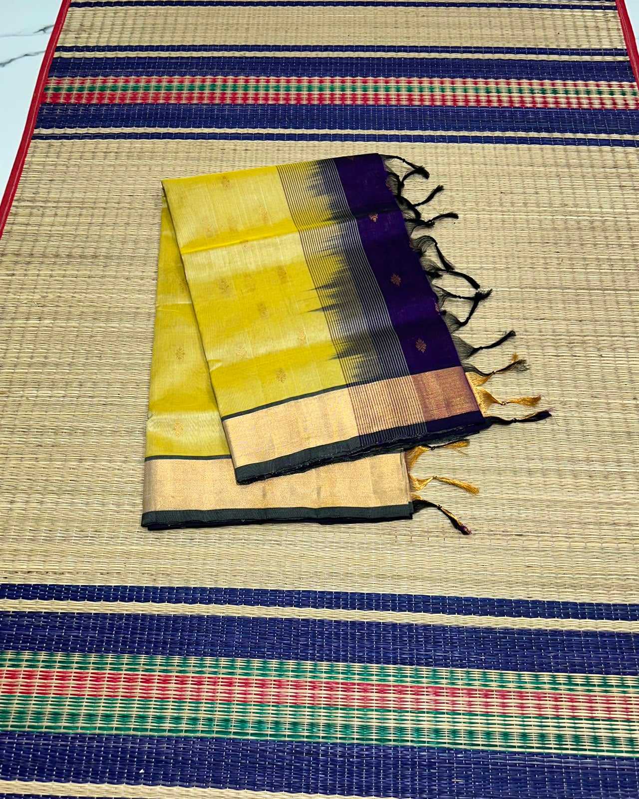 Handloom silk cotton saree with buttas - MS216