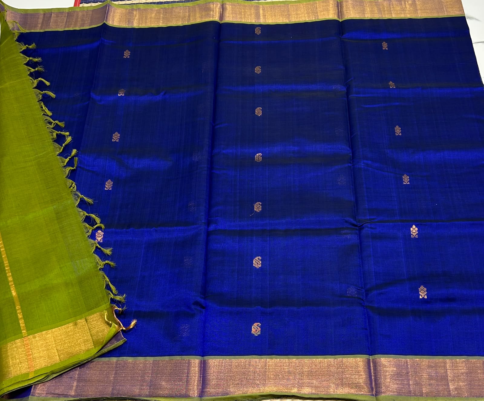 Handloom silk cotton saree with buttas - MS215