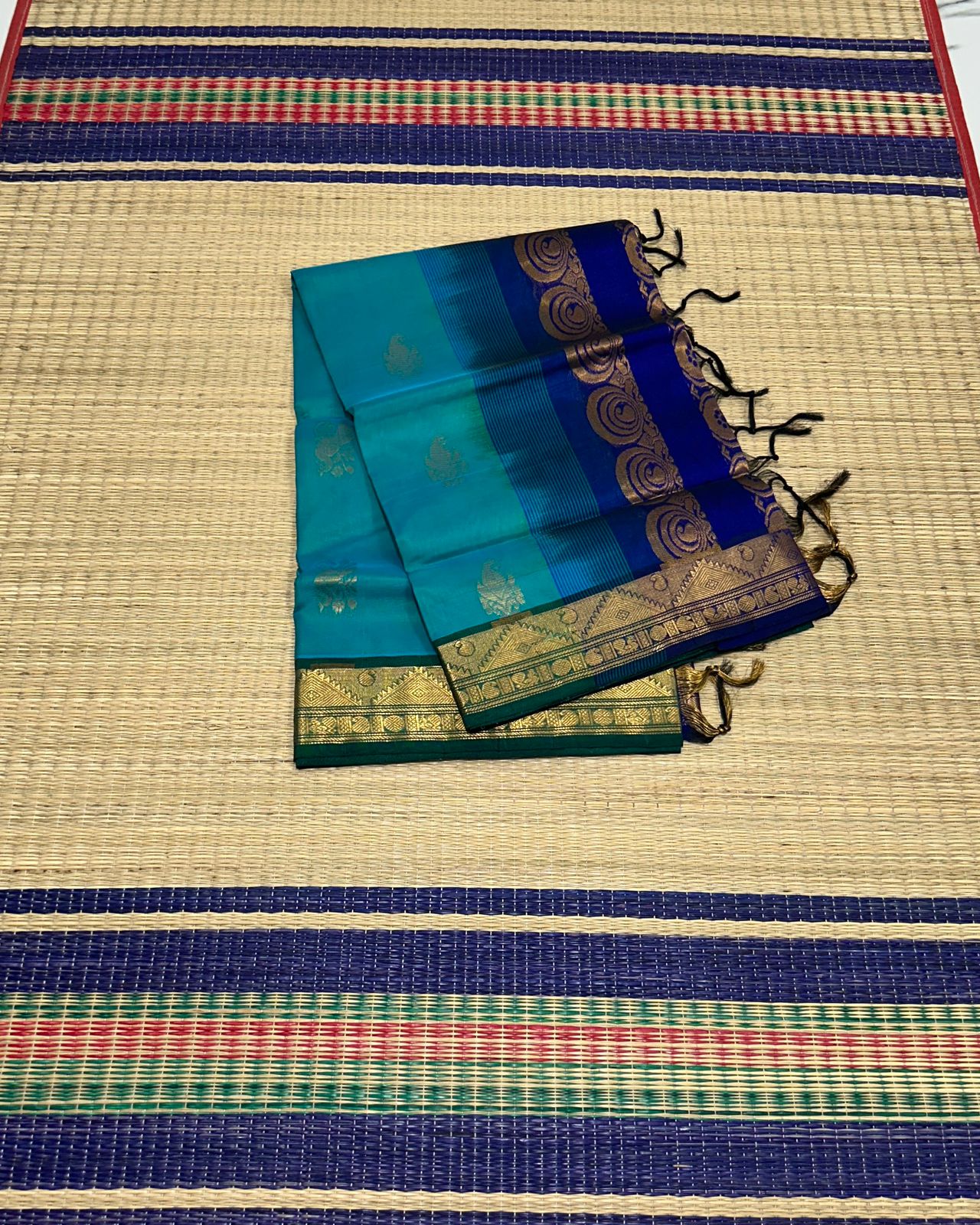 Handloom silk cotton saree with buttas - MS199