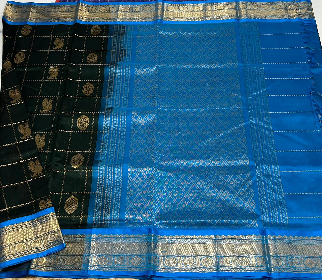 Handloom Mayil chakram silk cotton saree - MS010