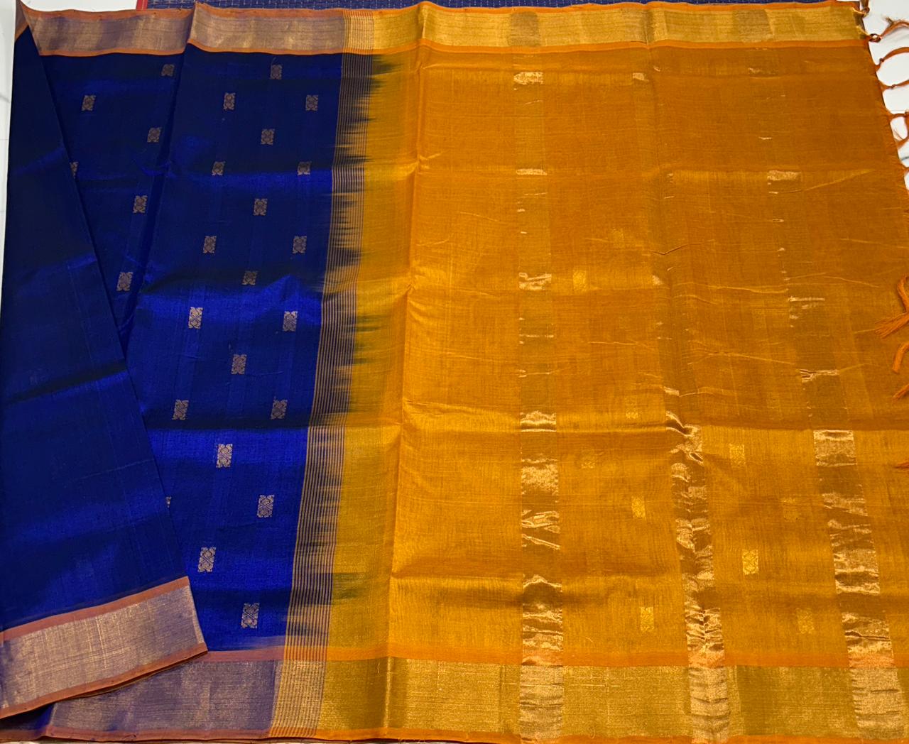 Handloom silk cotton saree with buttas - MS172