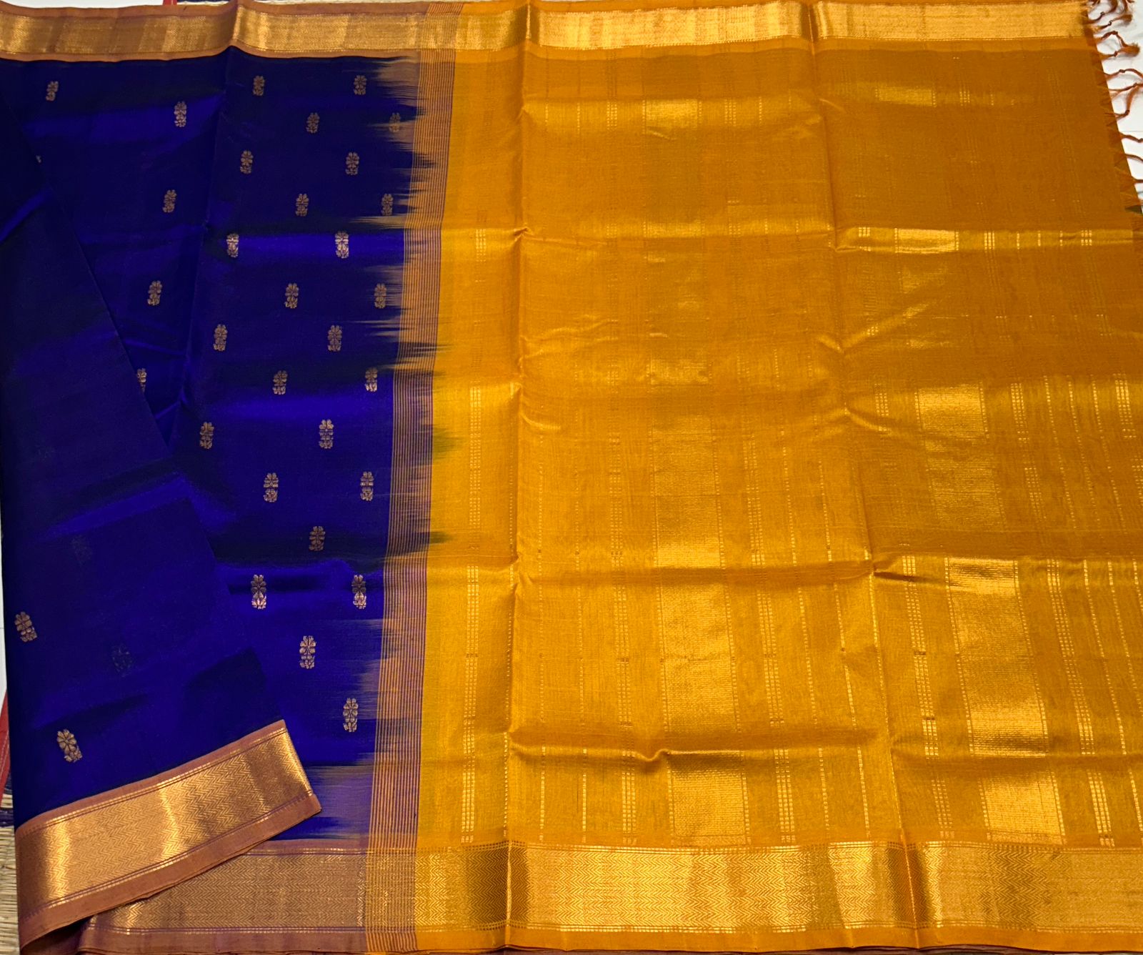 Handloom silk cotton saree with buttas - MS193