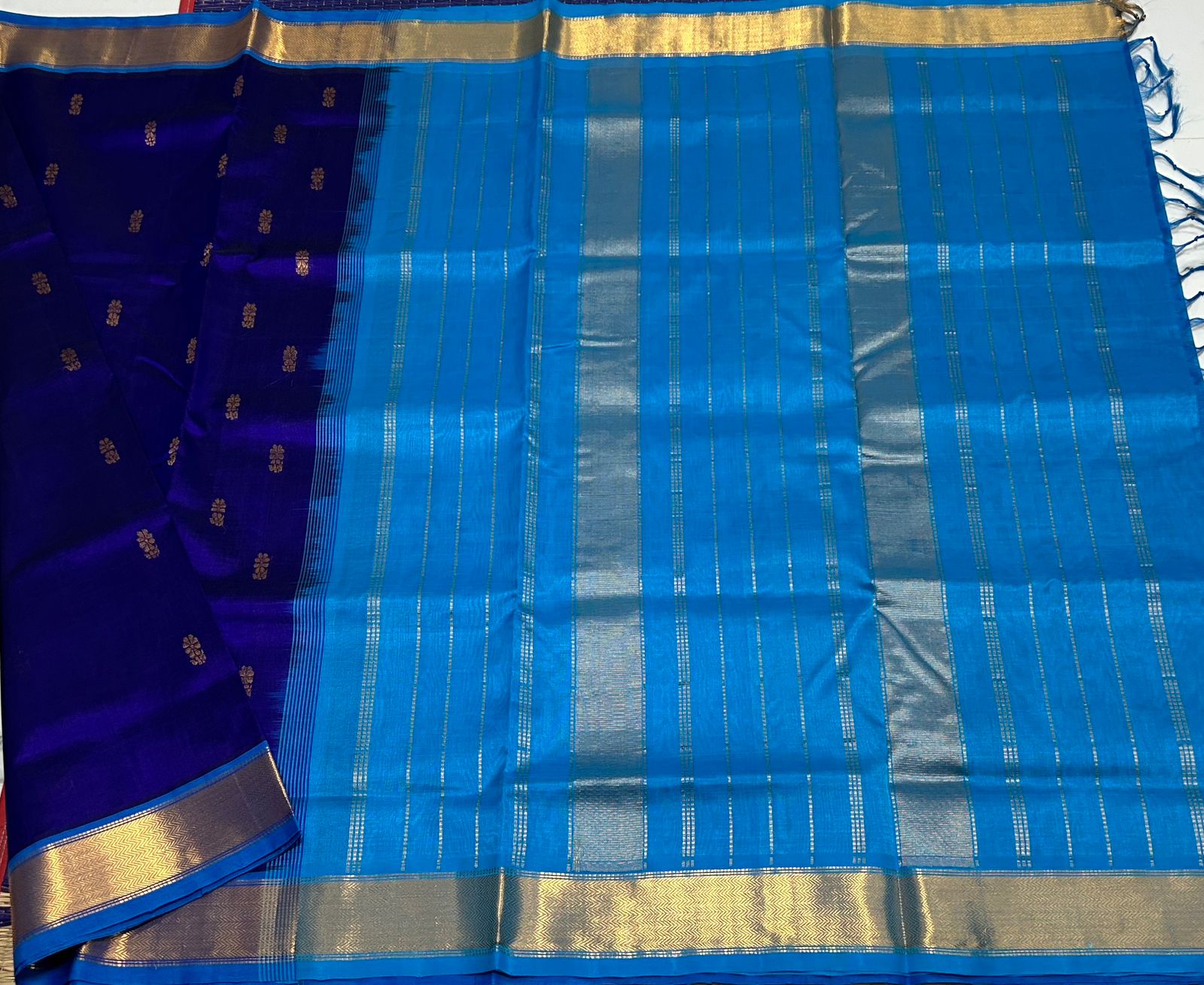Handloom silk cotton saree with buttas - MS035