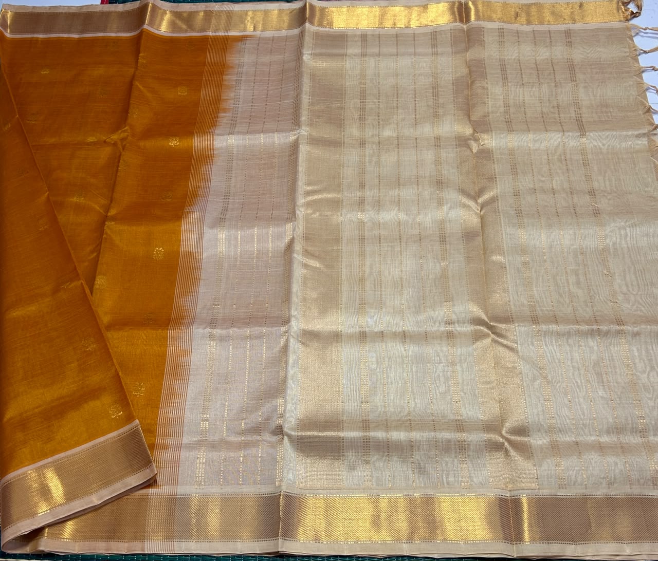 Handloom simple silk cotton saree with buttas - MS260