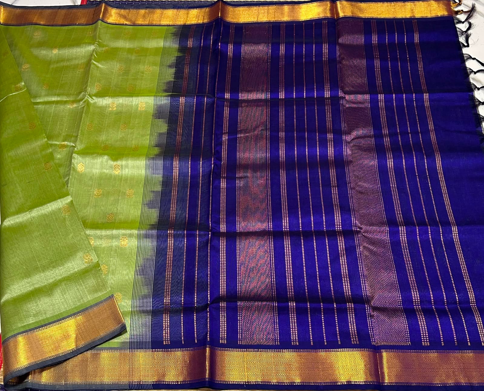 Handloom silk cotton saree with buttas - MS250
