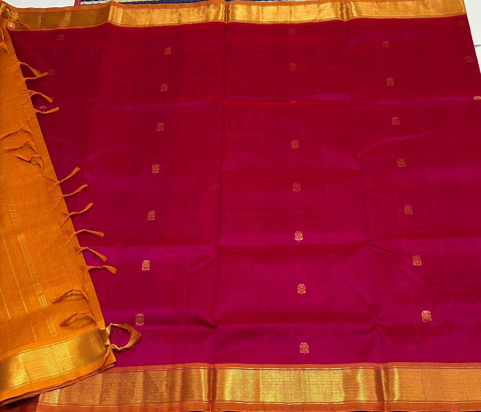 Handloom silk cotton saree with buttas - MS109